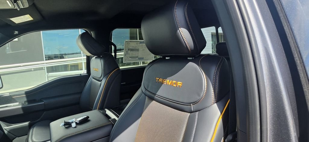New 2026 Carbonized Gray Metallic Ford Tremor® image 17