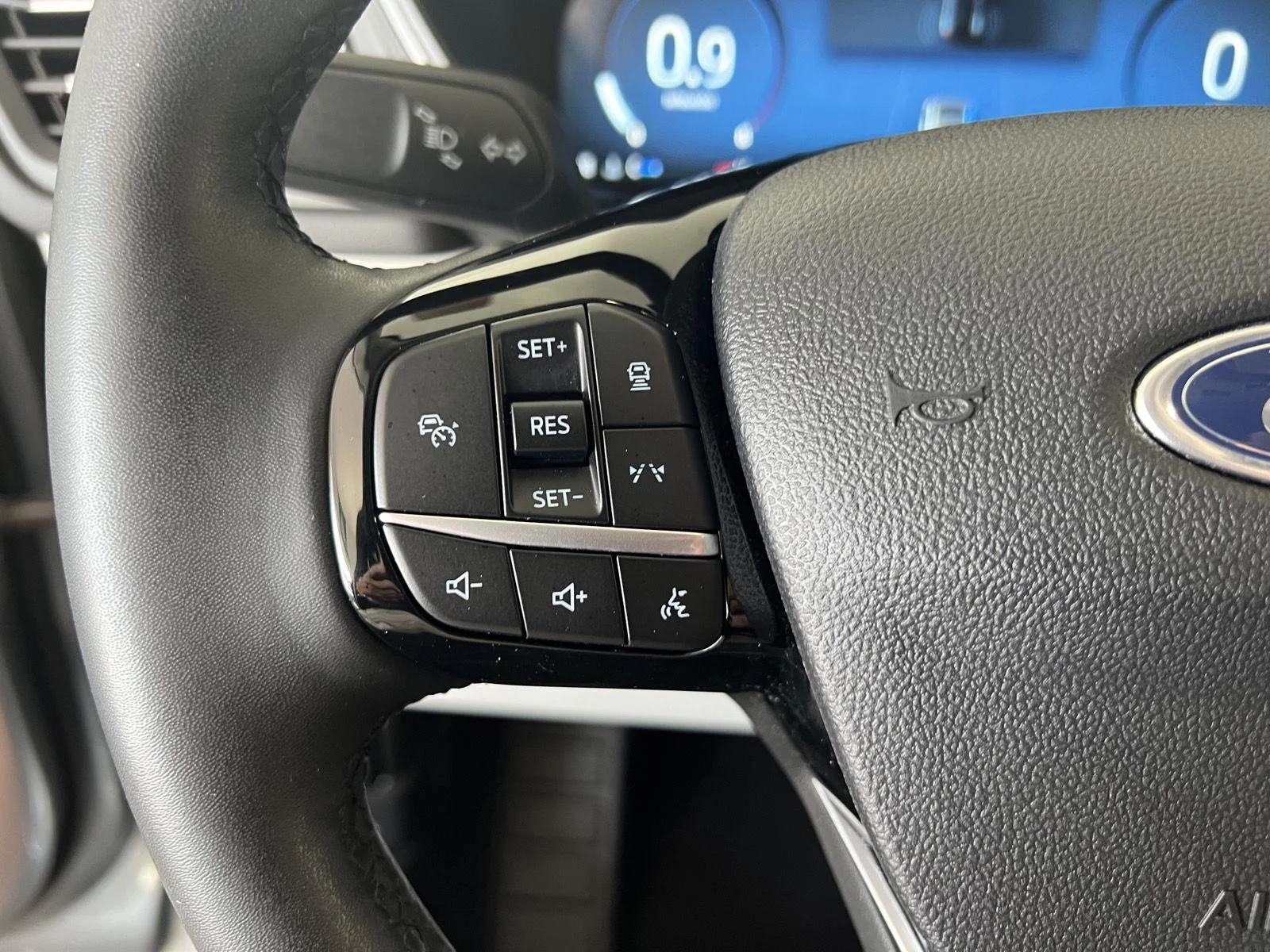 Used 2023 Gy Ford Active image 9