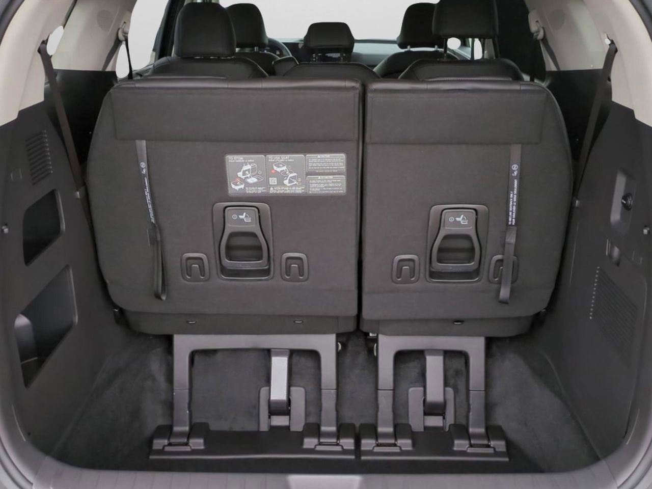 New 2026 Ceramic Silver Kia EX image 15