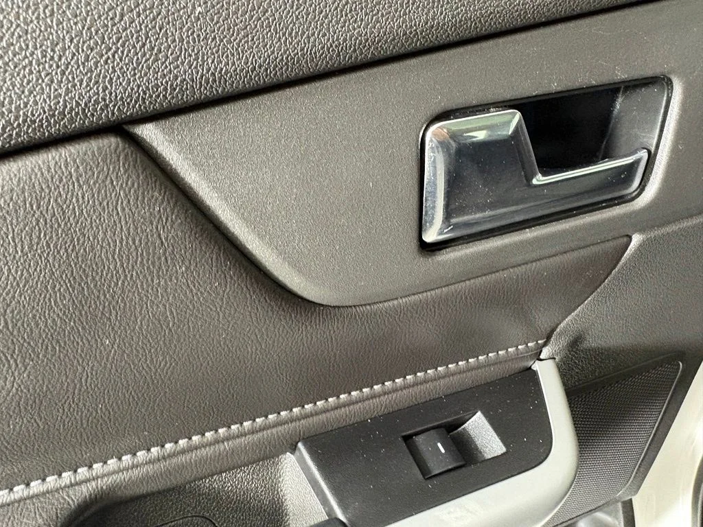Used 2014 White Ford Sport image 42