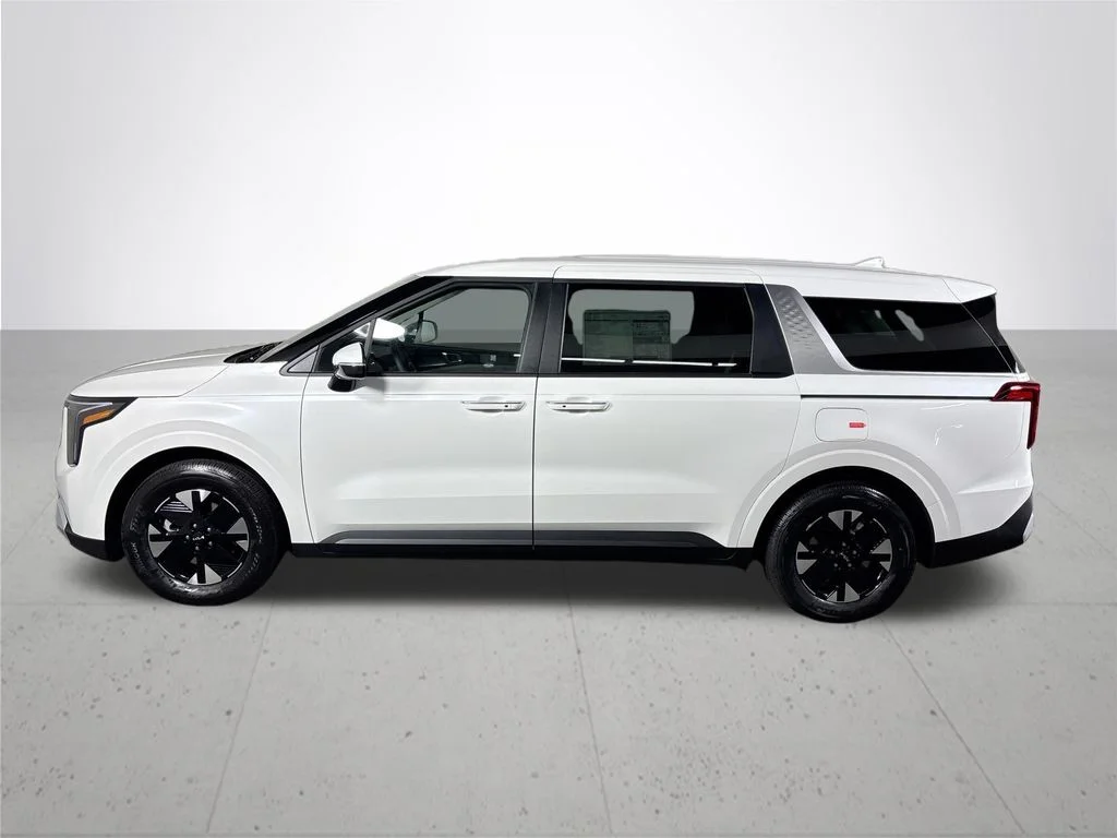 New 2026 Snow White Pearl Kia LXS image 9