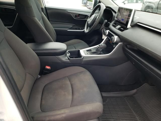 Used 2023 White Toyota LE image 17