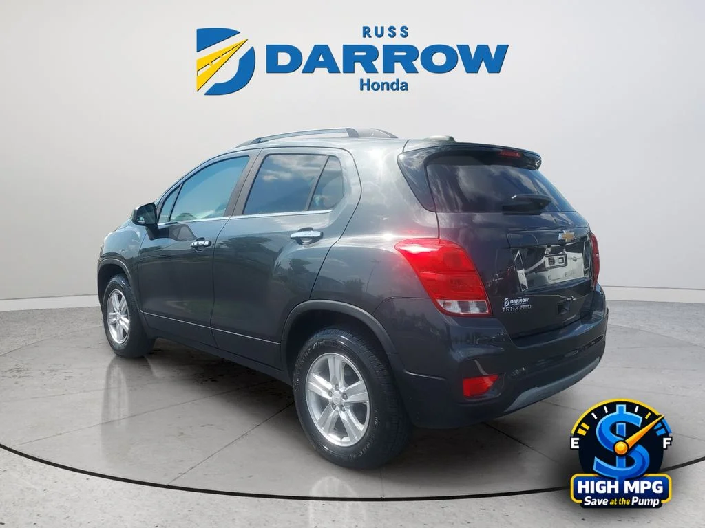 Used 2018 Gray Chevrolet LT image 3