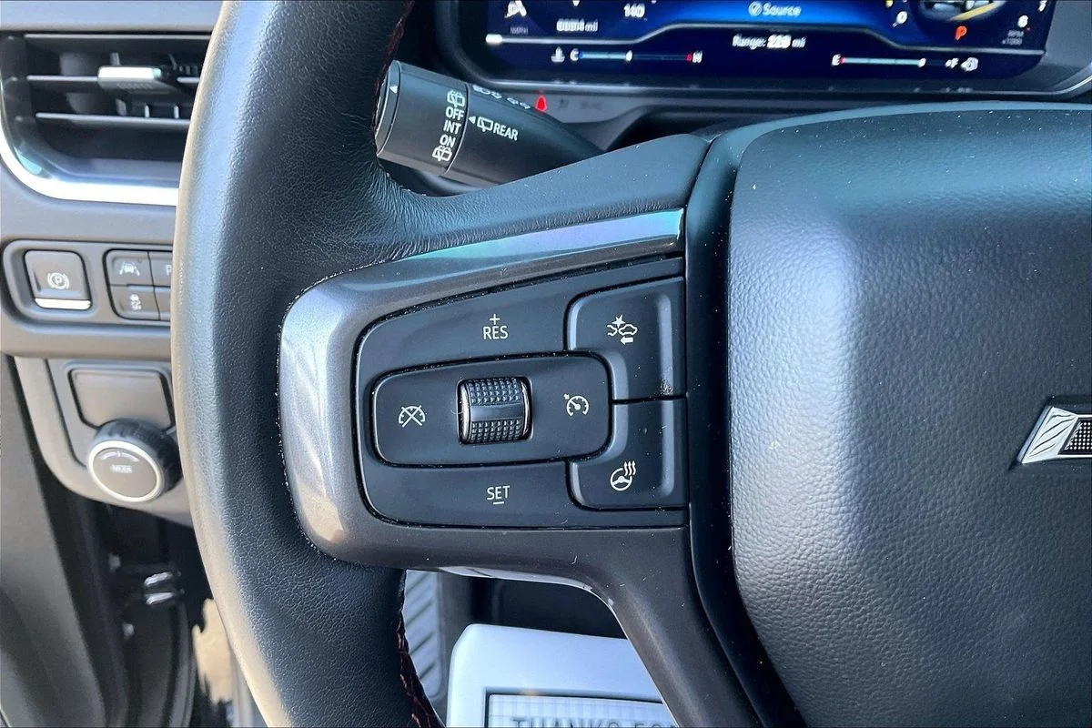 Used 2022  Chevrolet 2WD RST image 11