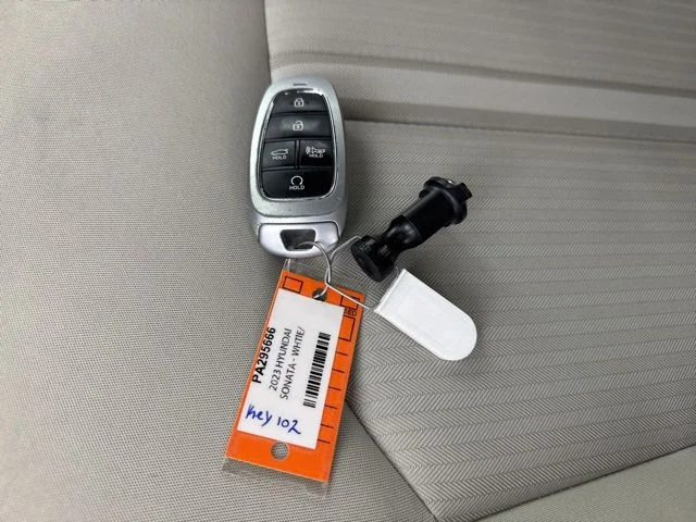 Used 2023 White Hyundai SEL image 33