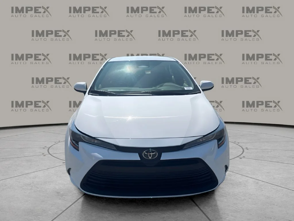 Used 2025 White Toyota LE image 8