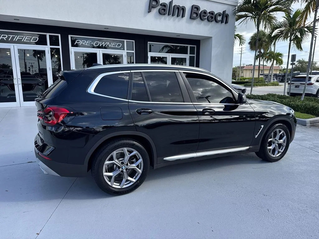 Used 2022 Jet Black BMW sDrive30i image 4