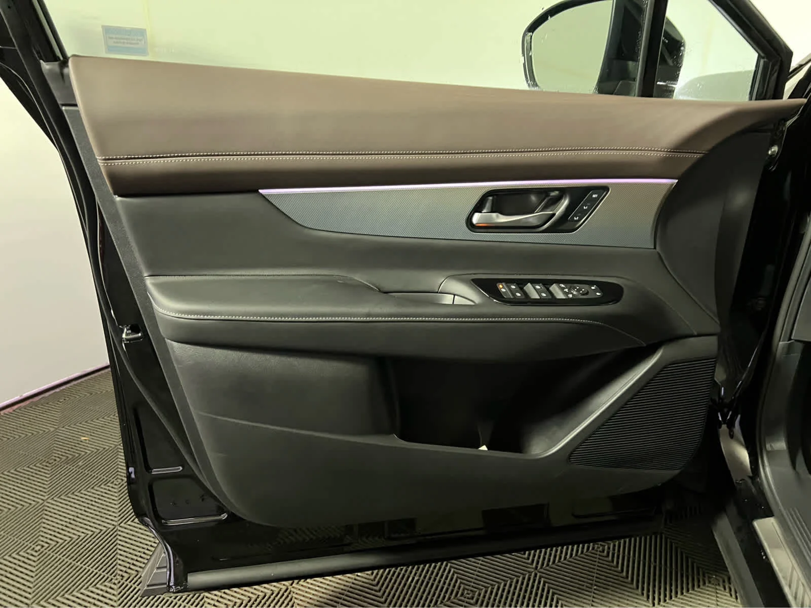 New 2026 SUPER BLAC Nissan Platinum image 15