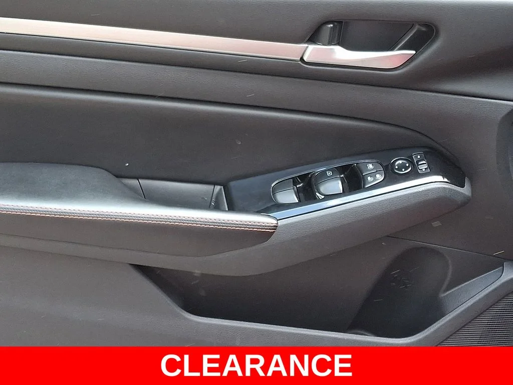 Used 2024 Red Nissan 2.5 SR image 13