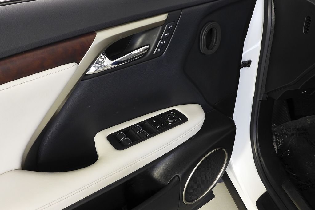 Used 2020 Eminent White Pearl Lexus 450h image 12