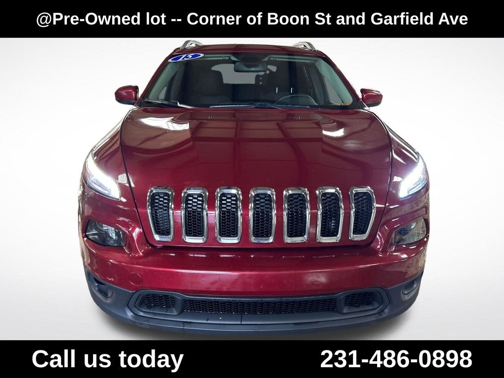 Used 2015 Red Jeep Latitude image 8