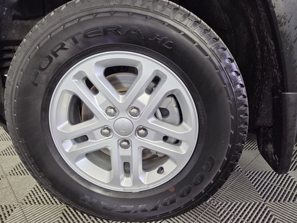 2025 Jeep Grand Cherokee Laredo - Photo 9