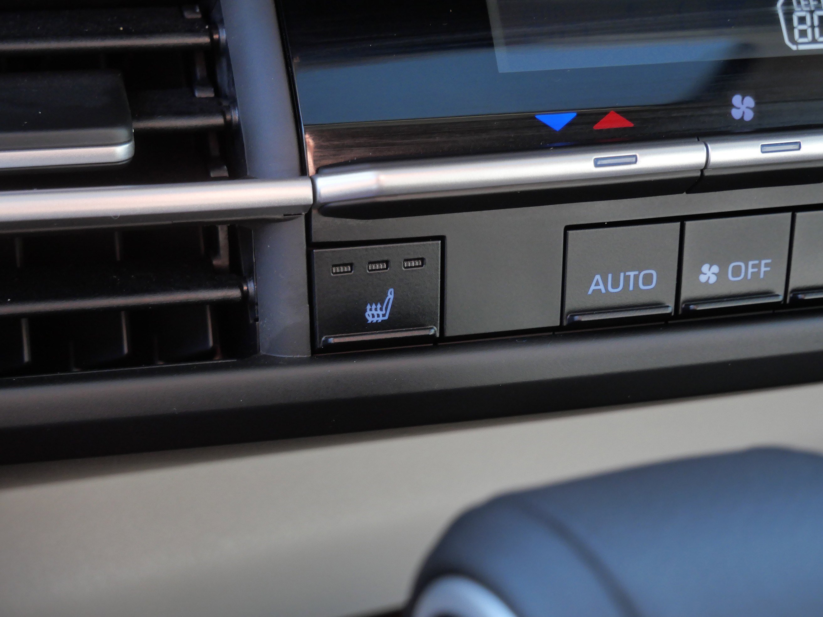 Used 2024 Midnight Black Metallic Toyota XLE image 30