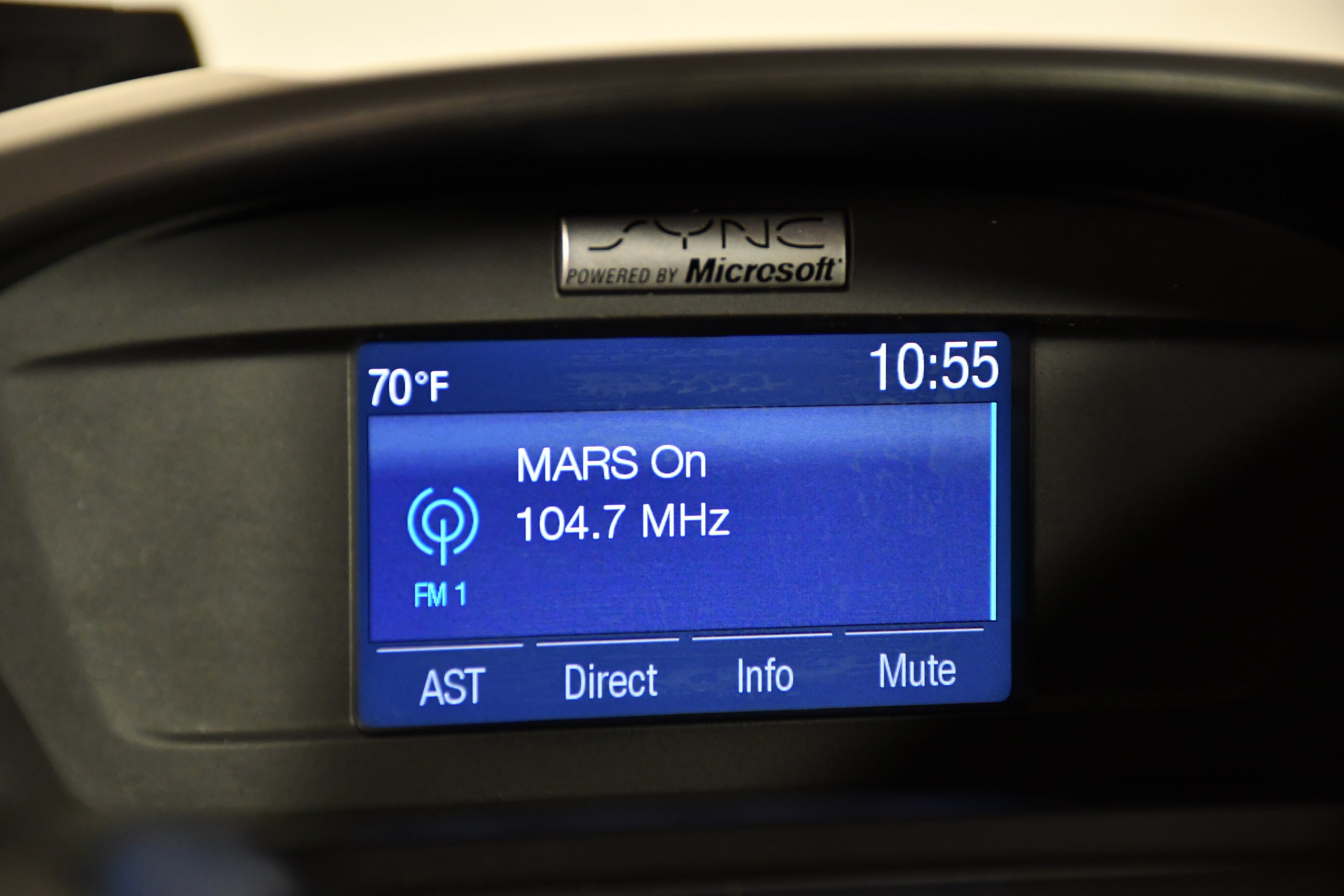 Used 2015 Ruby Red Metallic Ford SE image 27