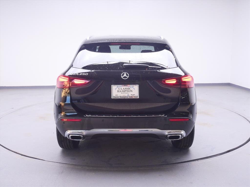 Used 2025 Night Black Mercedes-Benz GLA 250 image 8