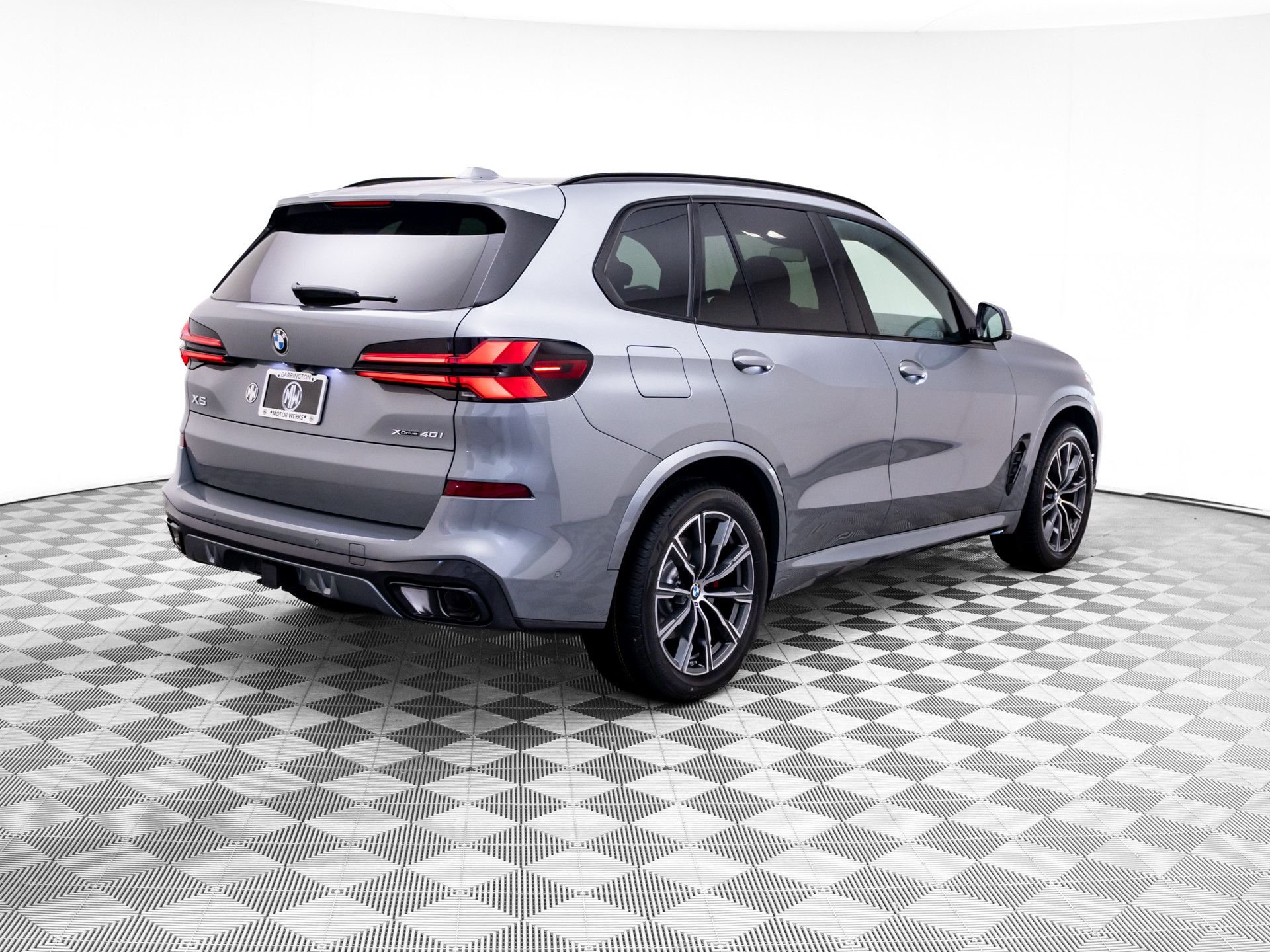 New 2026 Skyscraper Grey Metallic BMW xDrive40i image 6