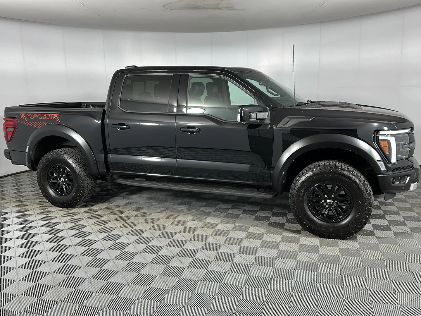 Used 2025 Agate Black Metallic Ford Raptor image 3