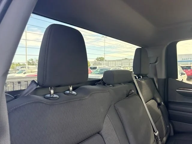 Used 2022 SUMMIT WHITE GMC Elevation image 36