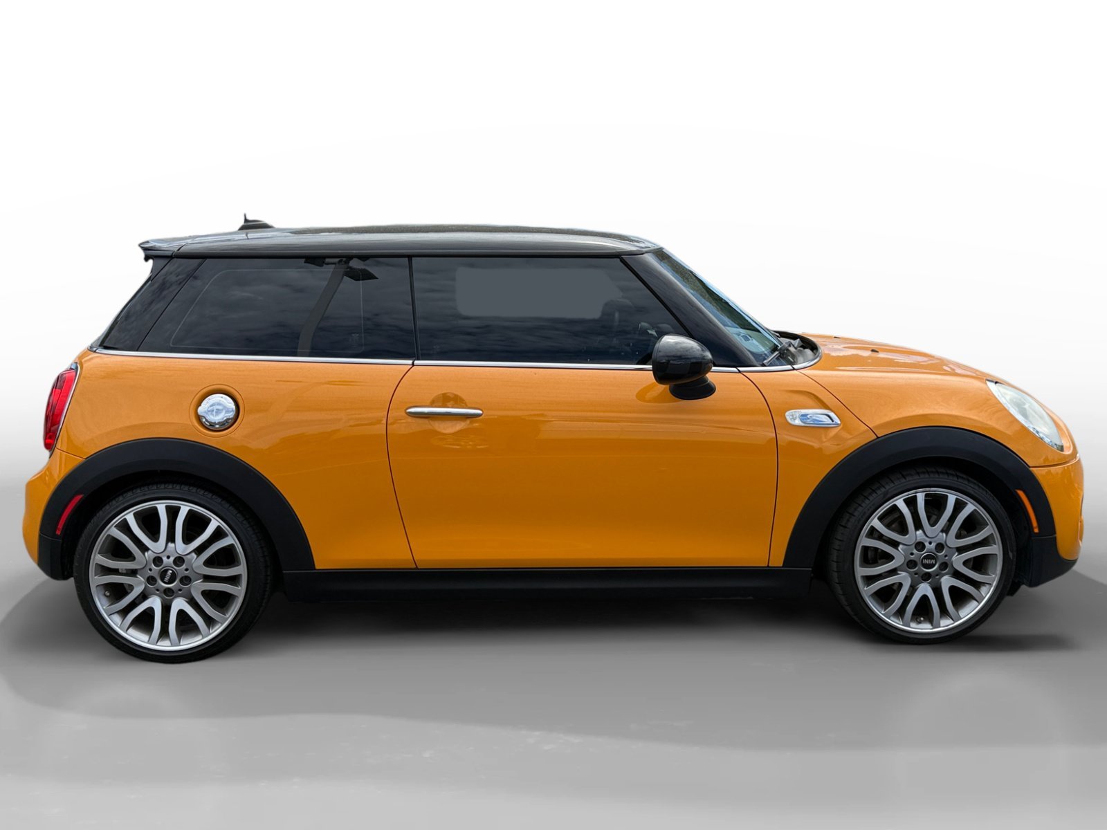 Used 2015 Volcanic Orange MINI Base image 6