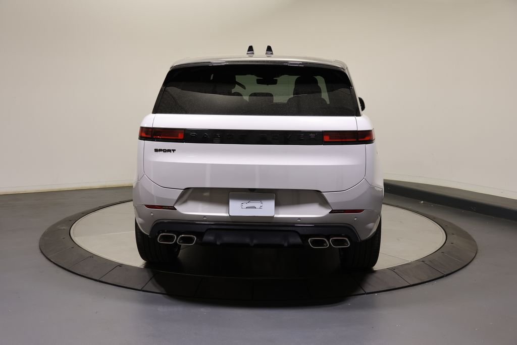 New 2026 Borasco Grey Land Rover Dynamic SE image 4
