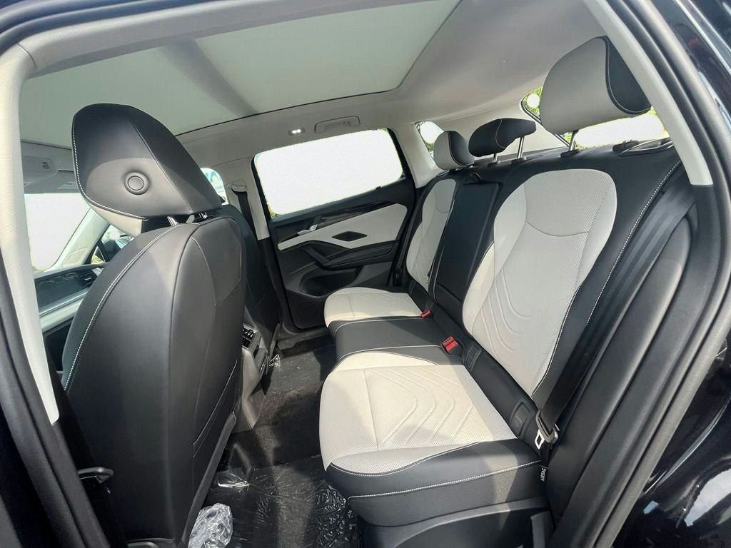 New 2026 Black Volkswagen 2.0T SE image 22