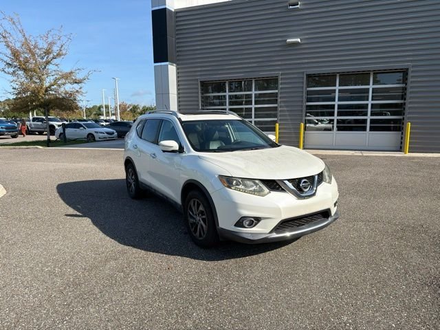 Used 2015 White Nissan SL image 13
