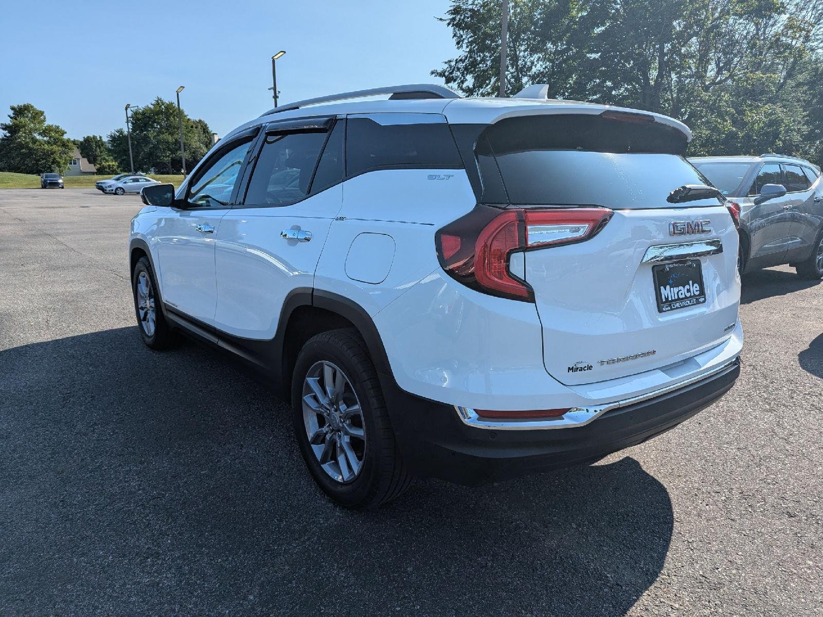Used 2022 Summit White GMC SLT image 5