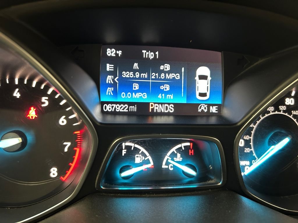 Used 2018 White Ford SE image 10