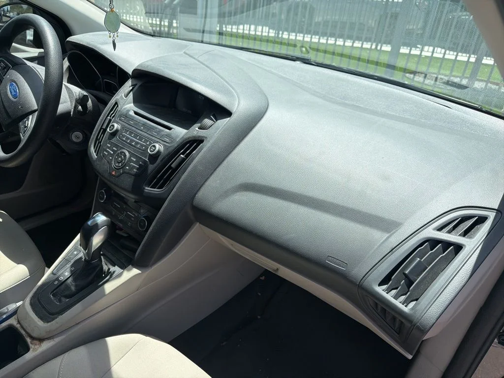 Used 2016 Gray Ford SE image 16