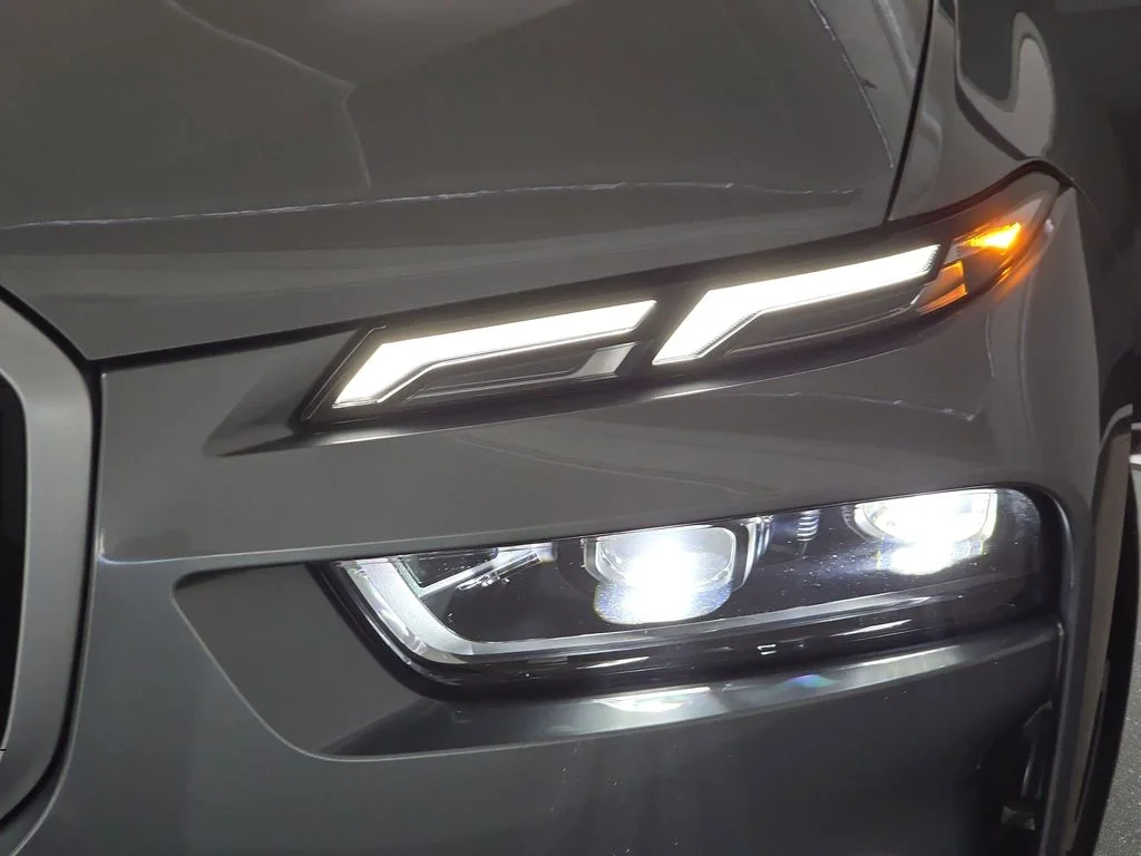 Used 2024 Skyscraper Gray Metallic BMW xDrive40i image 33