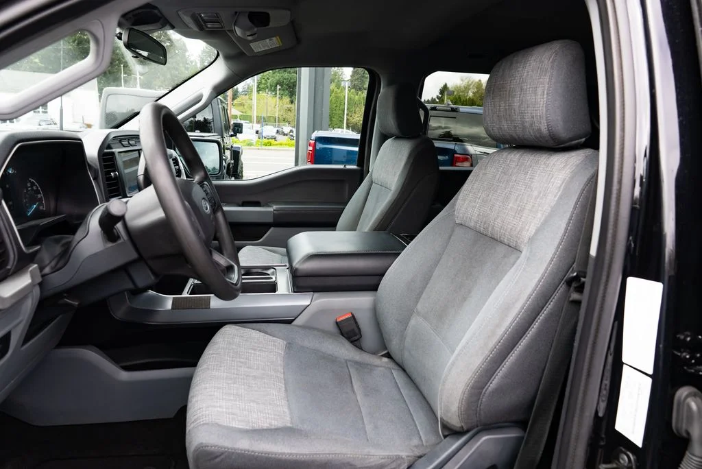 Used 2023 Black Ford XLT image 17