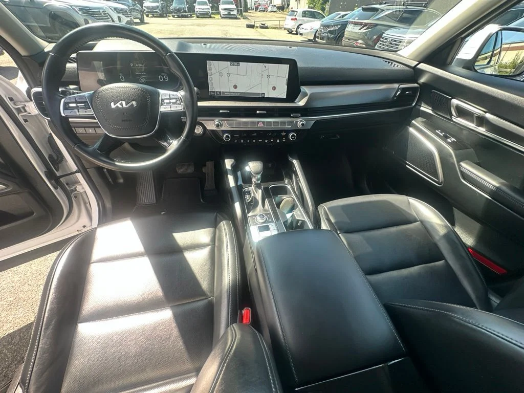 Used 2024 White Kia LX image 25