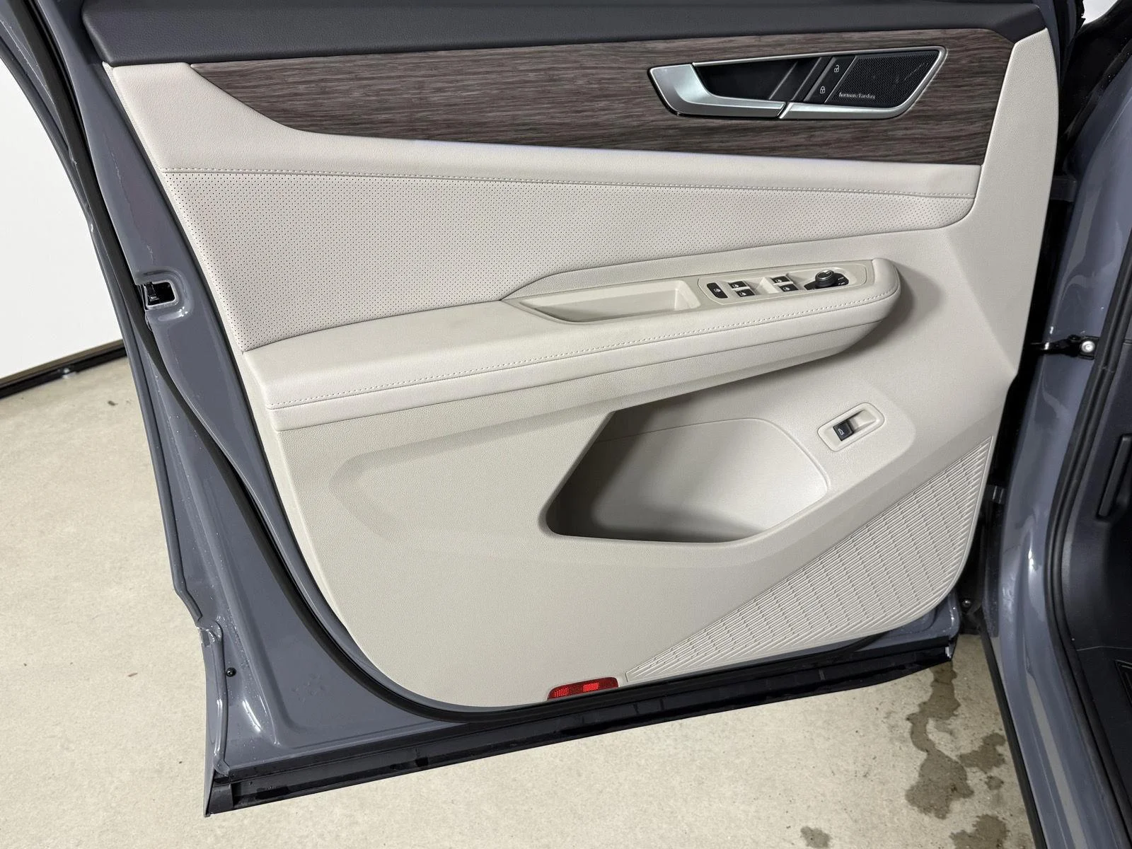 New 2026 Pure Gray Volkswagen 2.0T SEL Premium R-Line image 9