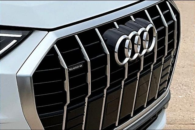 Used 2022 White Audi Premium Plus image 28