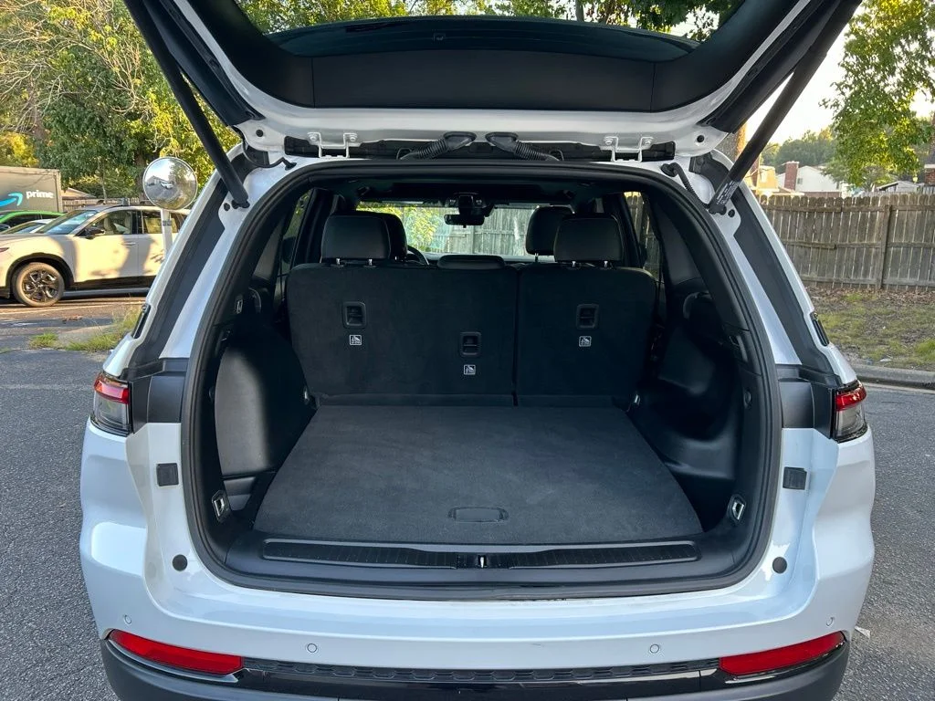 Used 2025 White Jeep Altitude X image 30