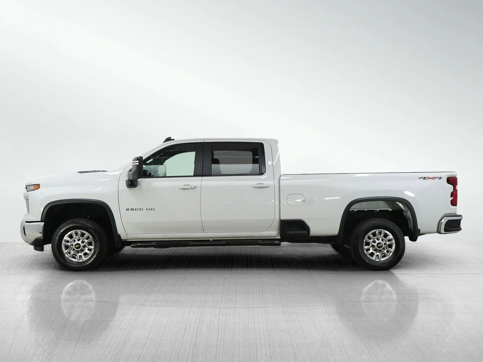 Used 2025 Chevrolet Silverado 2500HD LT with VIN 1GC1KNE78SF286827 for sale in Roseville, Minnesota