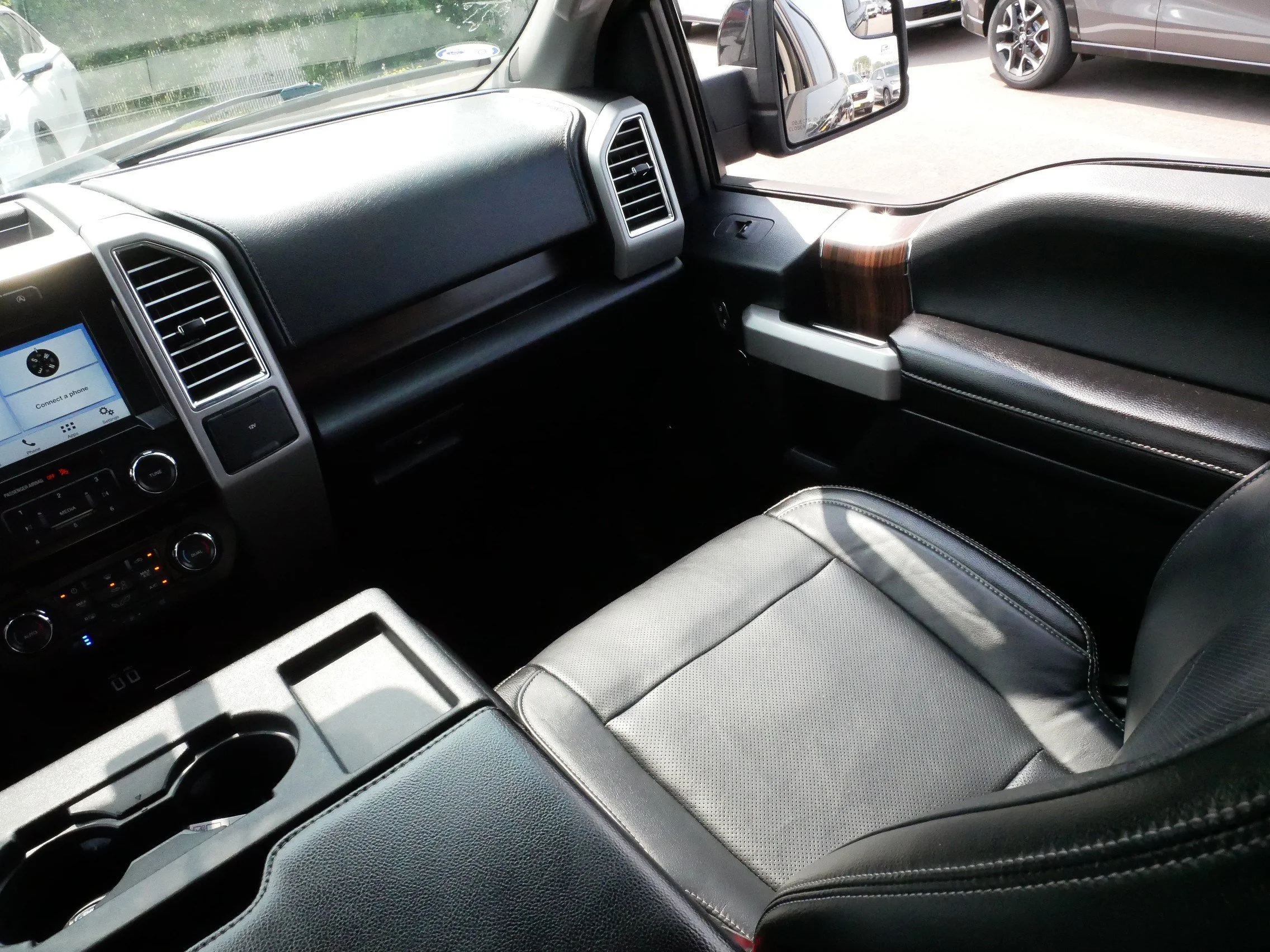 Used 2016 Shadow Black Ford Lariat image 5
