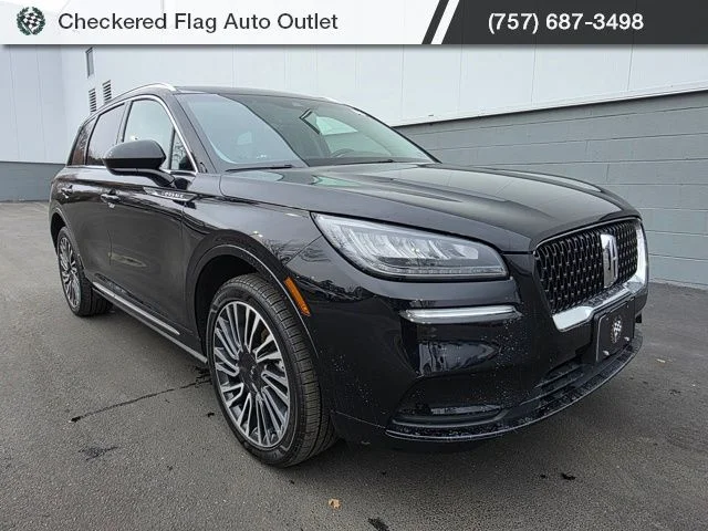 Used 2022 Black Metallic Lincoln Standard image 11