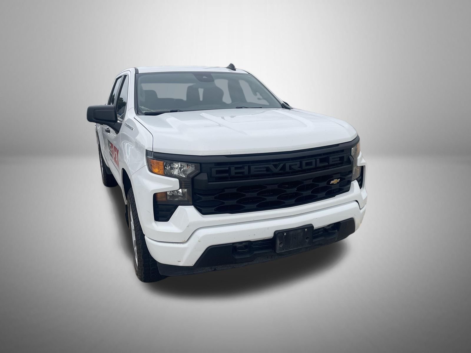 Used 2022 Summit White Chevrolet Custom image 3