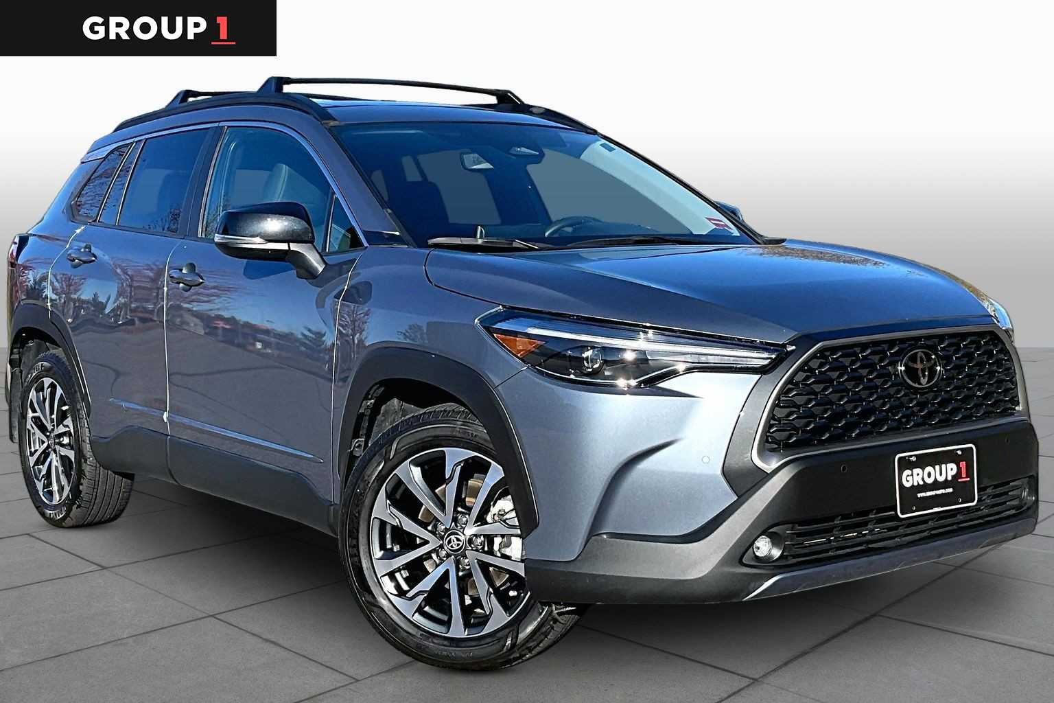Used 2025 Celestite Toyota XLE image 3