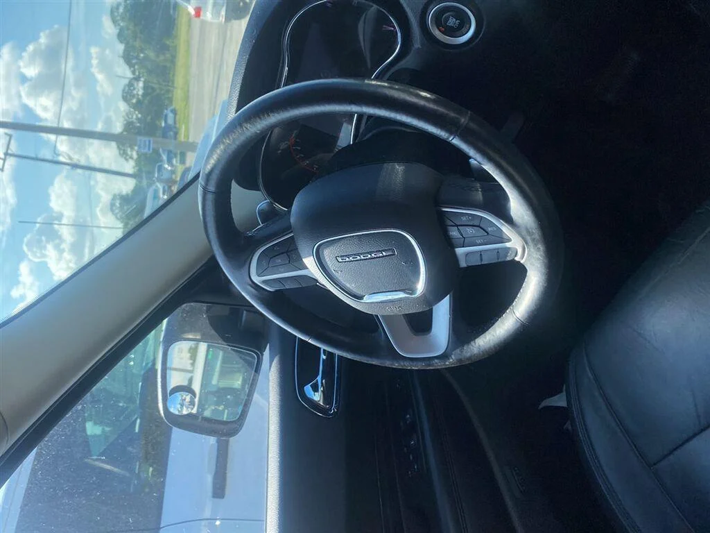 Used 2014  Dodge Limited image 9