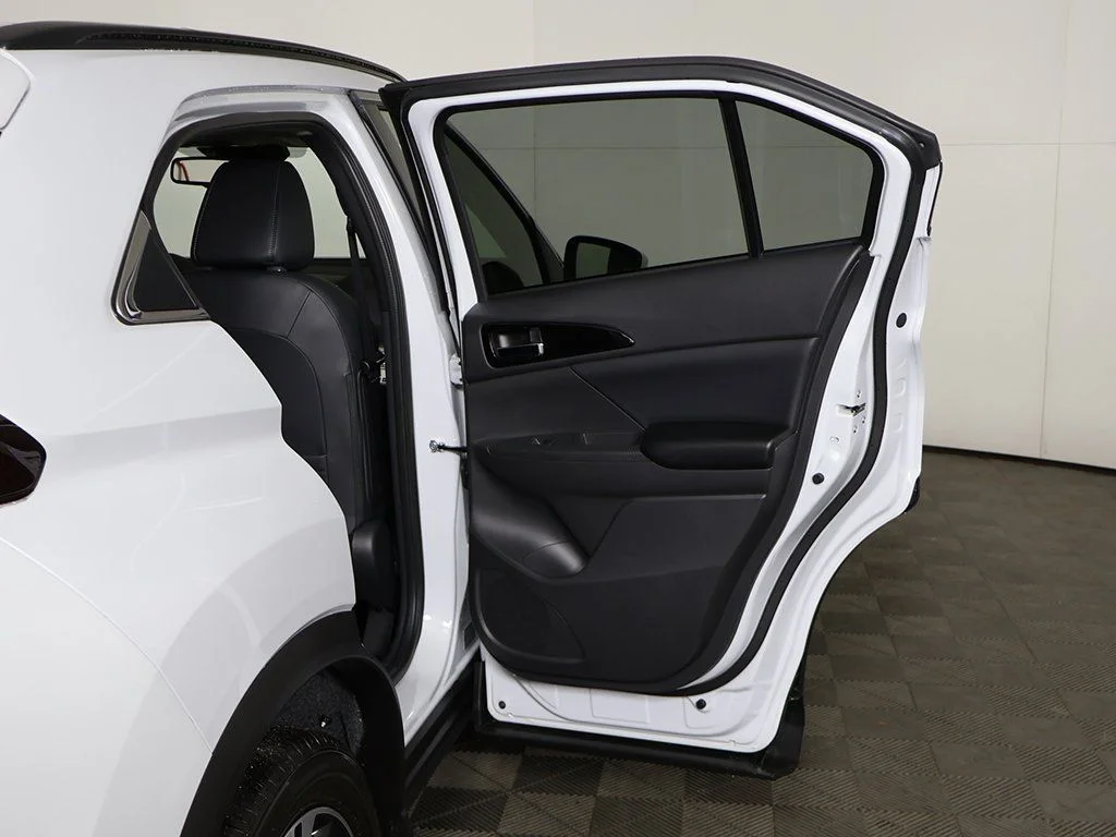 New 2026 White Mitsubishi SE image 24
