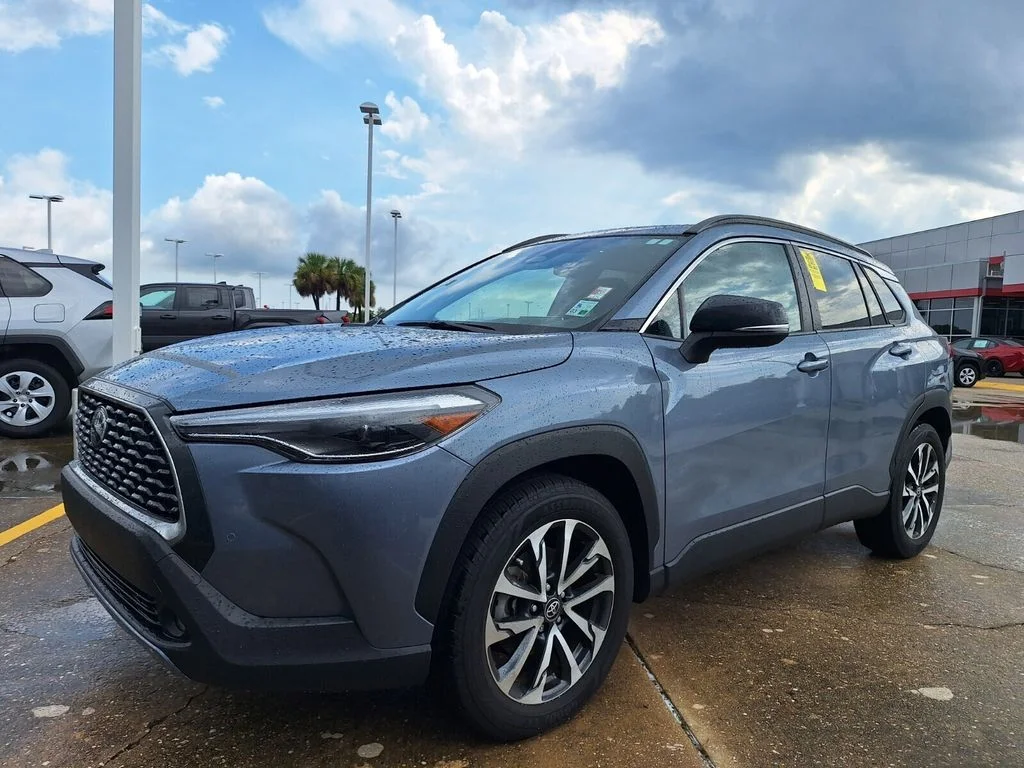 2025 Toyota Corolla Cross XLE
