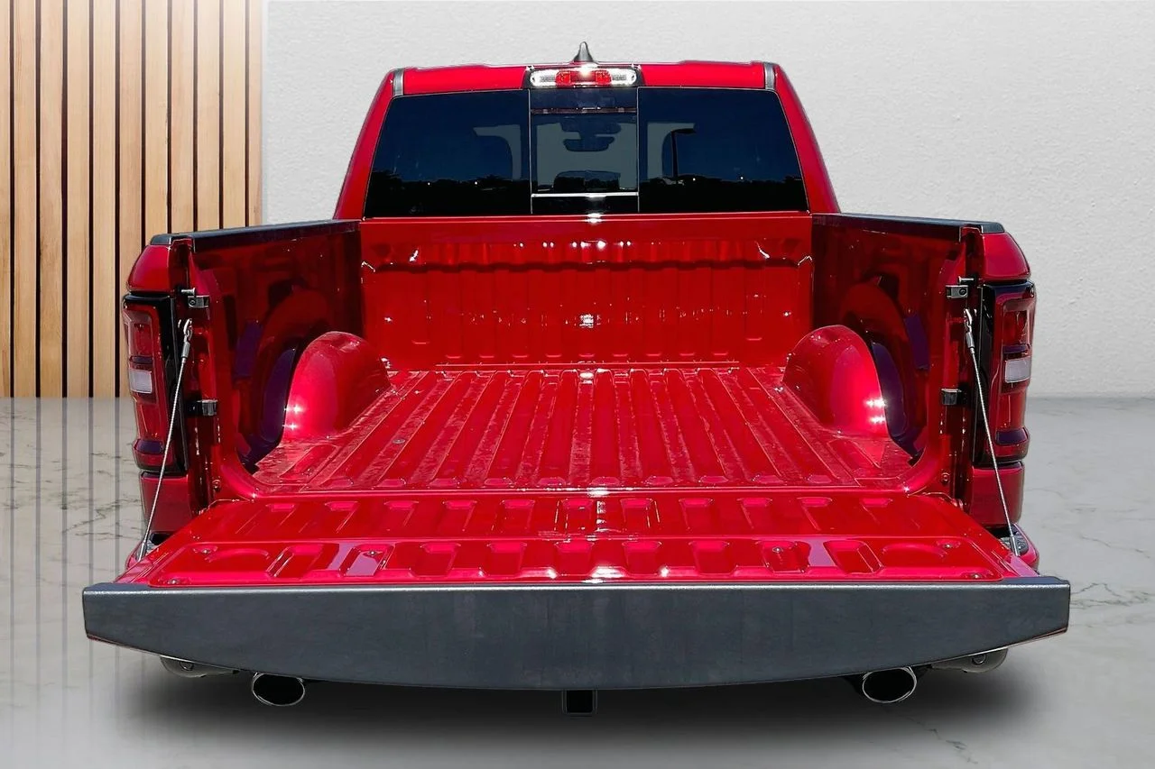 New 2026 Molten Red Pearl-Coat Exterior Paint RAM Big Horn/Lone Star image 23