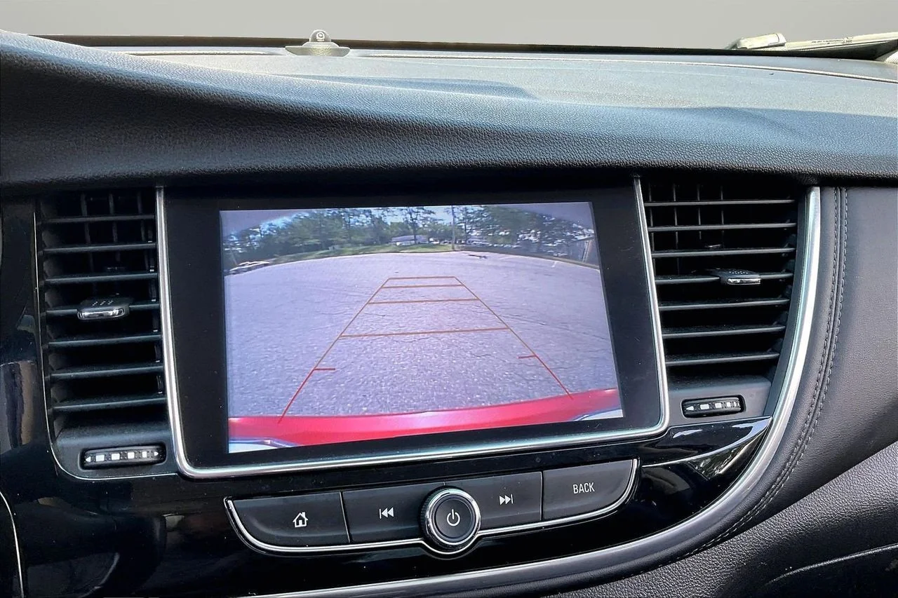 Used 2019 Red Buick Preferred image 13