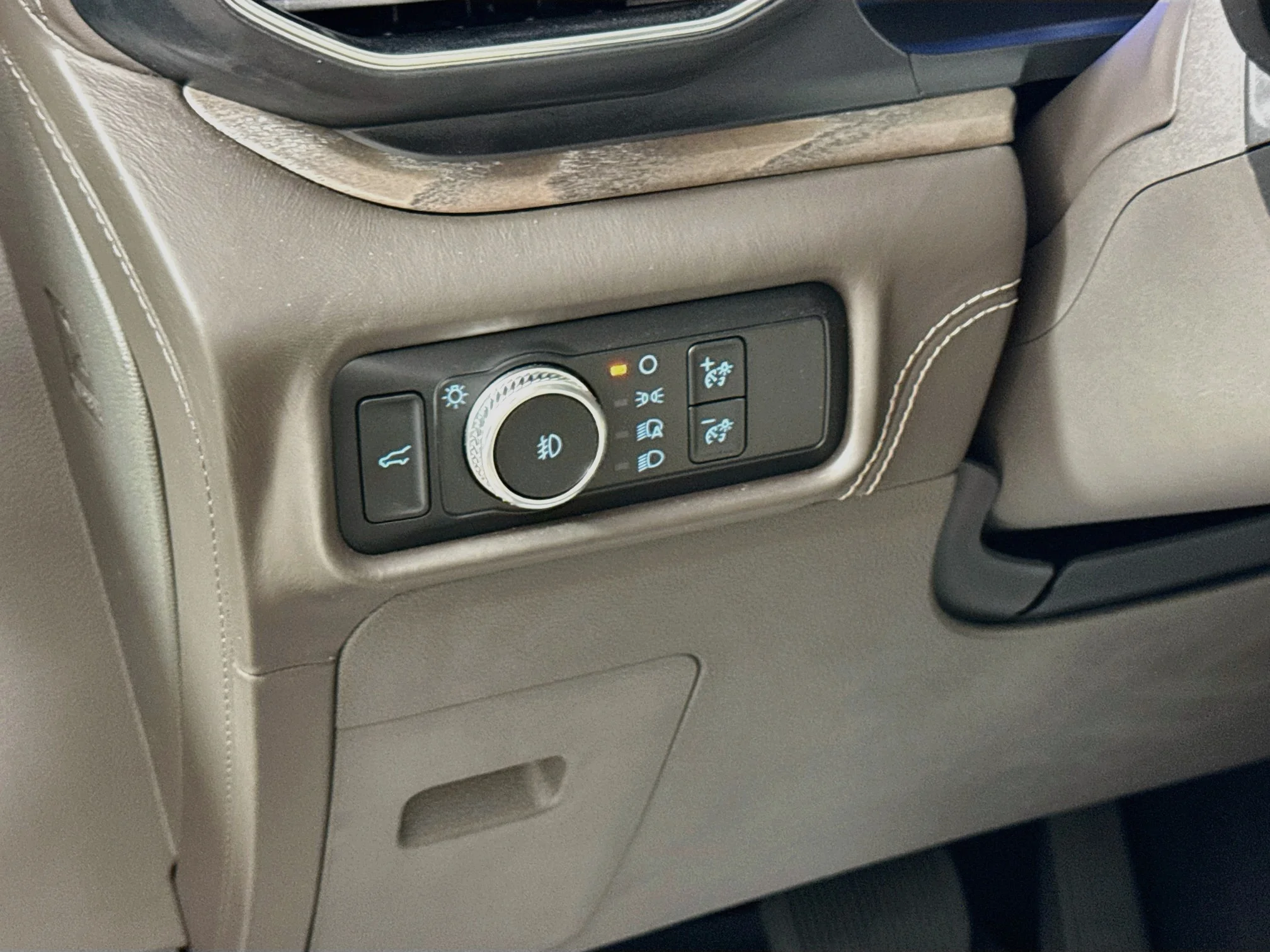 Used 2020 Magnetic Metallic Ford Platinum image 10