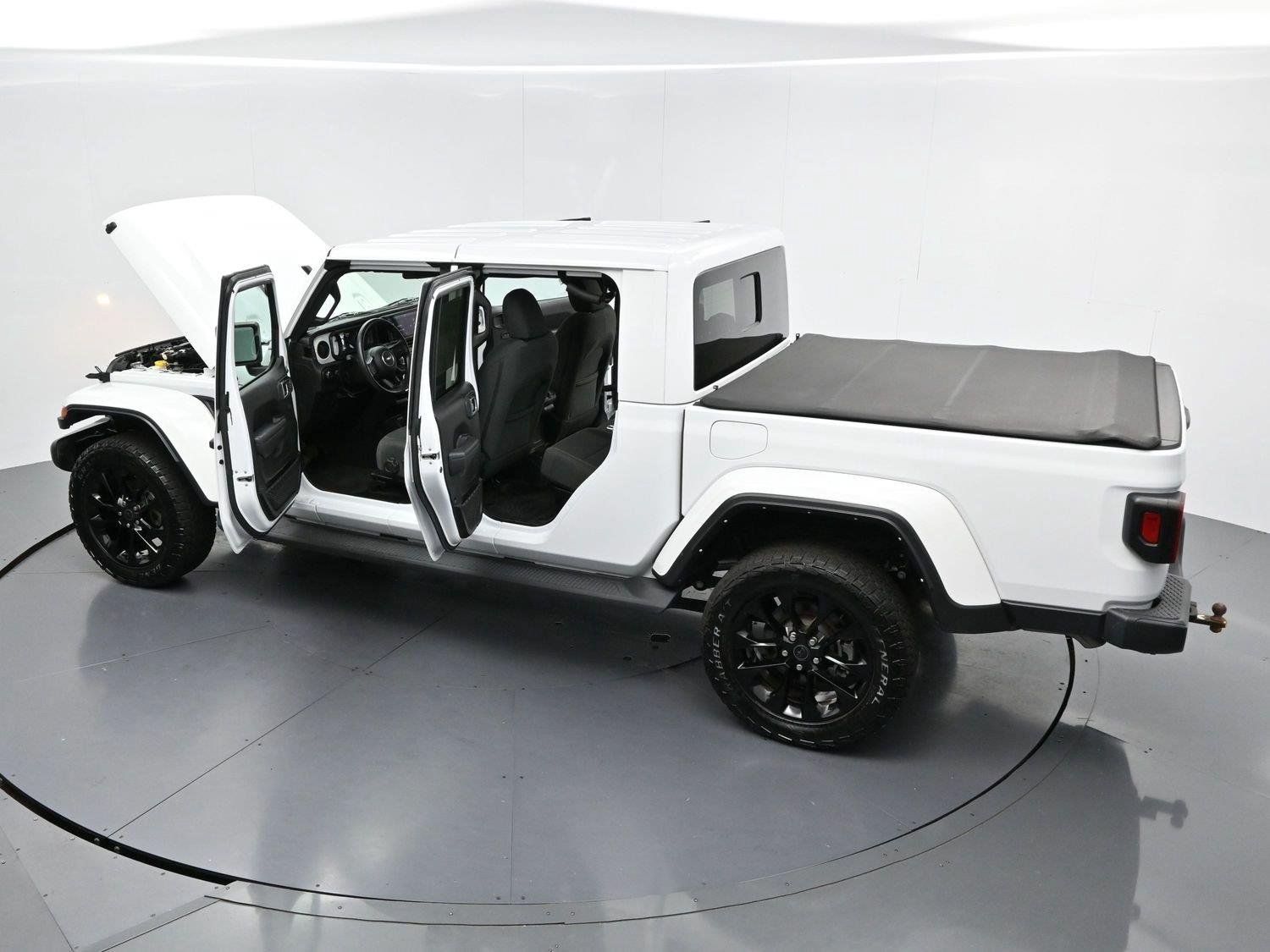 Used 2025 White Jeep Nighthawk image 38
