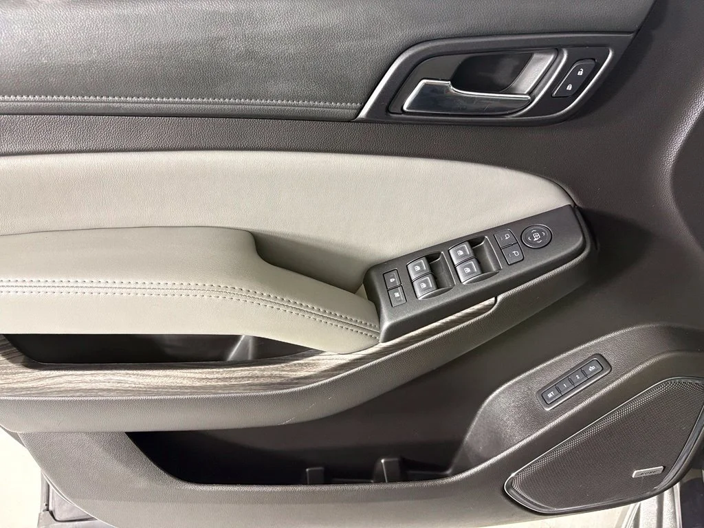 Used 2016 Gray Chevrolet LT image 25