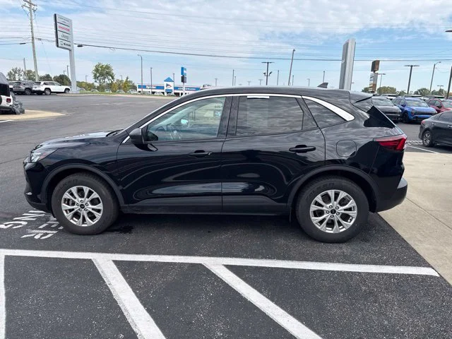 Used 2023 Black Ford Active image 11