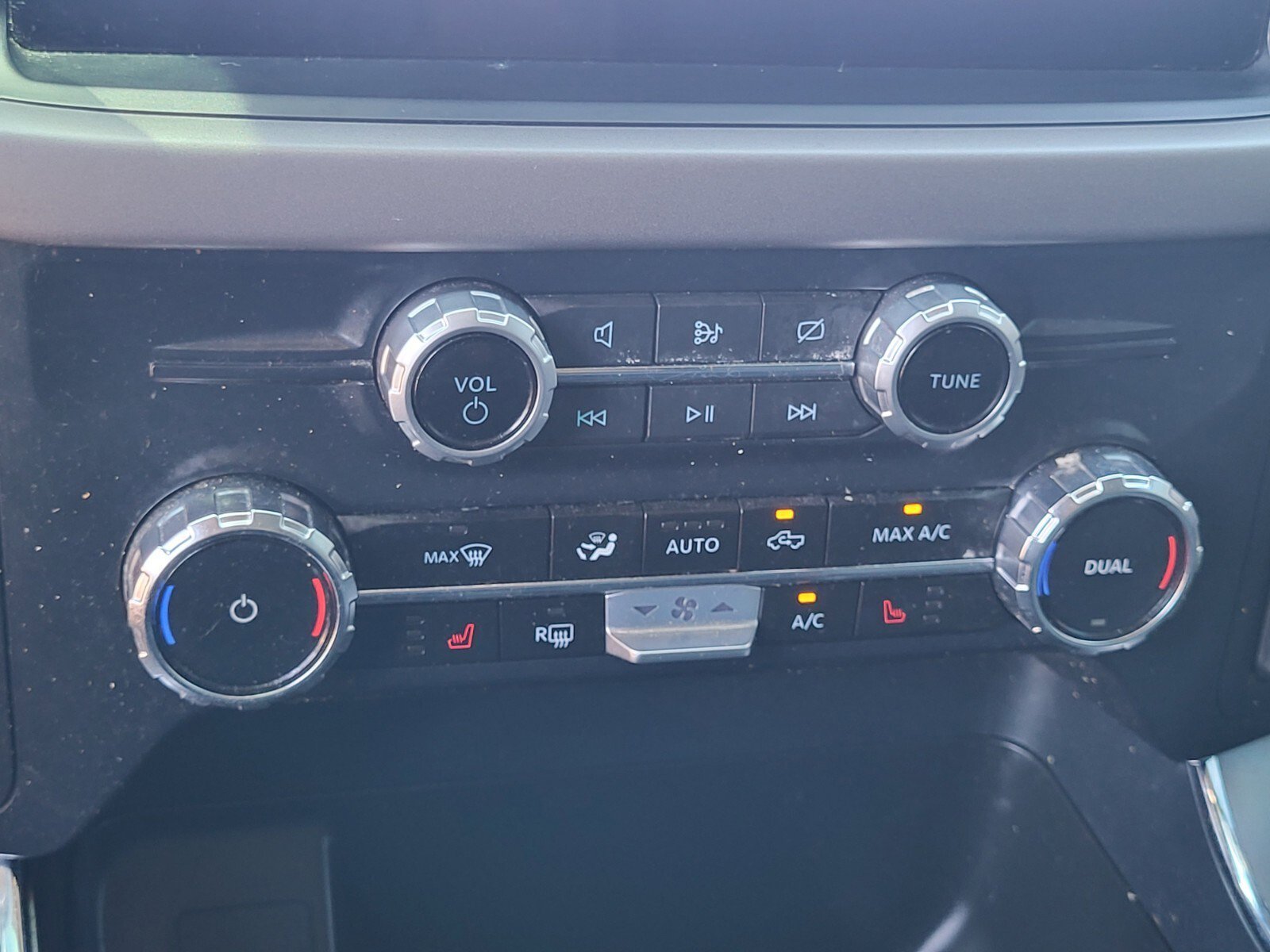 Used 2024 Black Ford XLT image 22